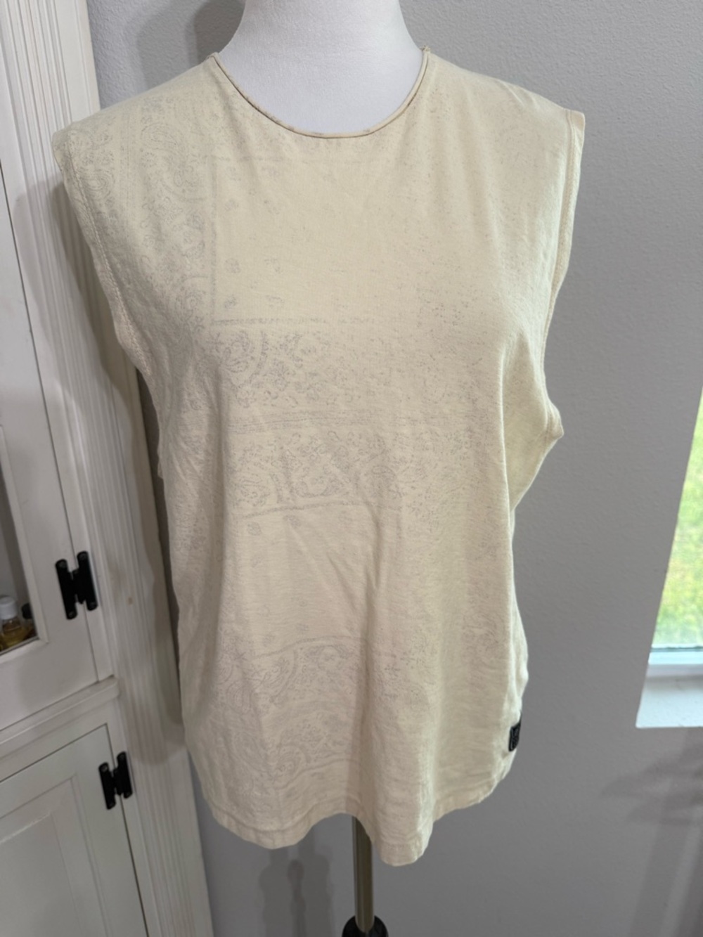 STWD - Pull&Bear - Sleeveless Cream Paisley-Print Men’s tank